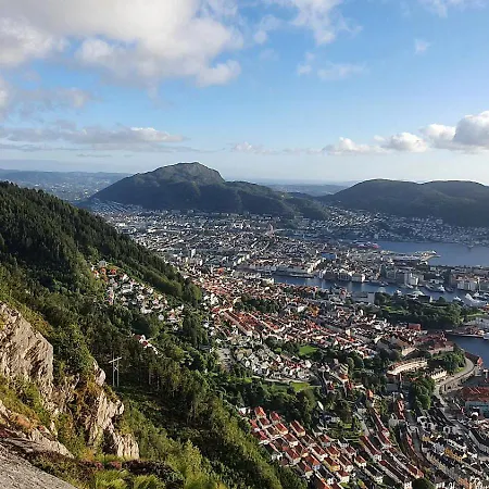 Modern By The Sea Apartament